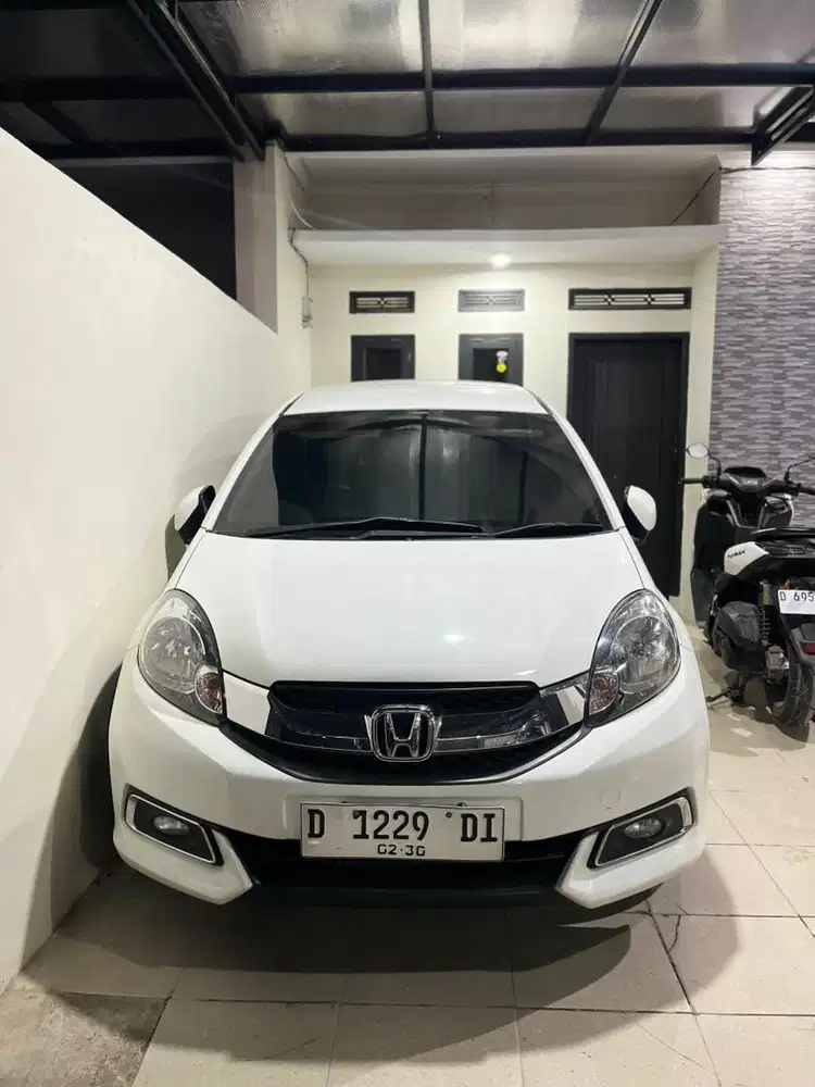 Honda Mobilio Prestige Matic km 70rban mobil pribadi sangat terawat