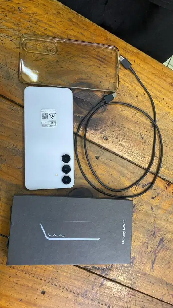Samsung S25 FE 8/512 GB like new