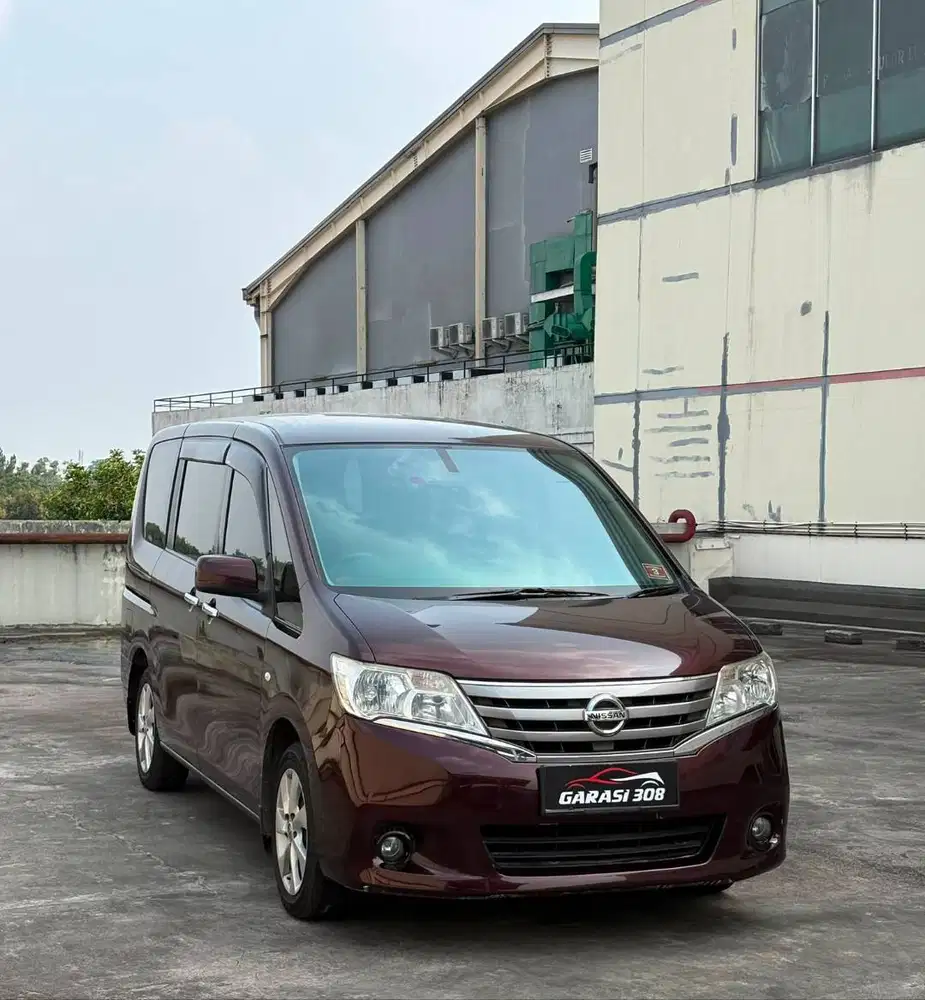 Nissan Serena 2.0 X AT 2015 AT Merah C26 kilometer 150 rb