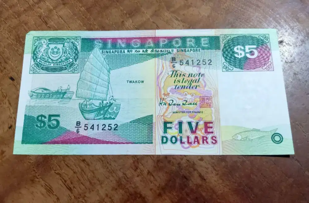 Uang kuno dollar pecahan 5 dan 10