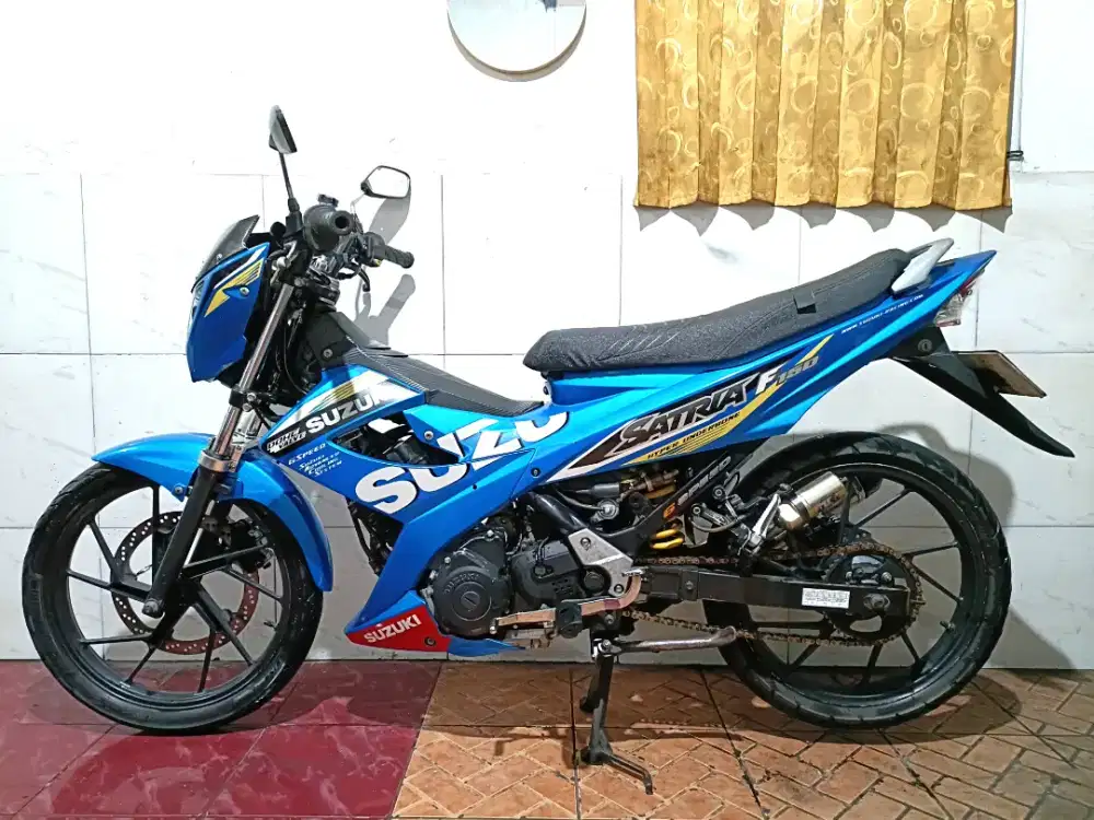 Satria predator tahun 2015 full original/tt boleh cash lebih bagus