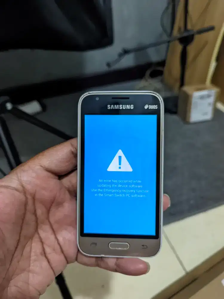 Samsung j1 mini 1/8gb minus