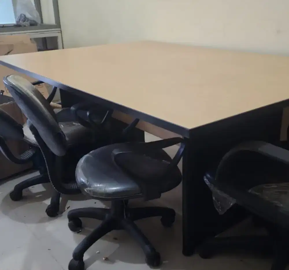 Meja rapat dan Kursi Kantor; Eks pemakaian kantor