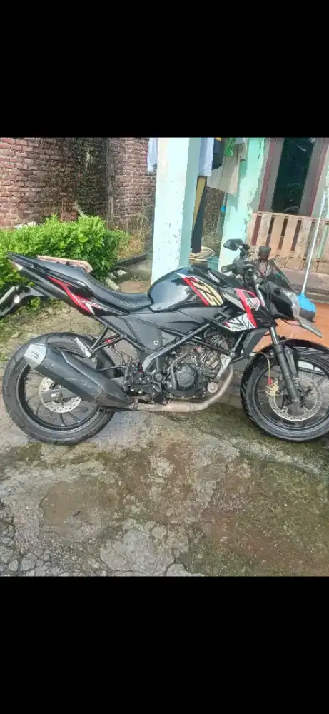 CB150R StreetFire 2017 Hitam