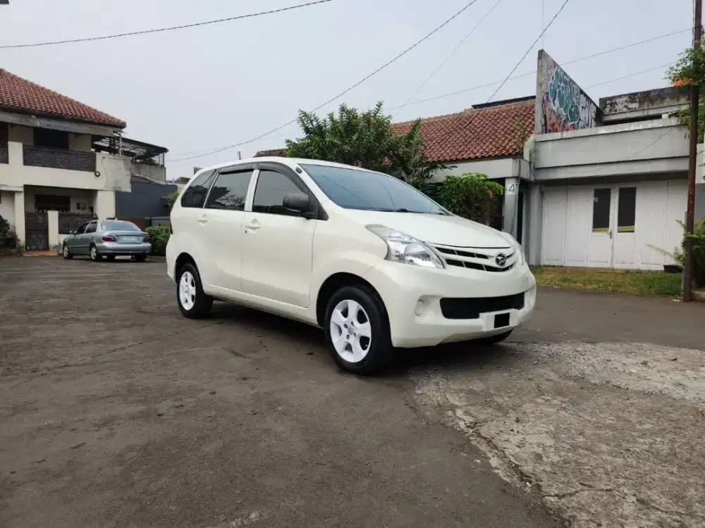 Daihatsu Xenia 1.0 D Manual Tahun 2015