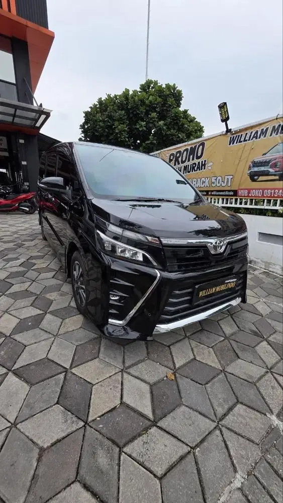 Toyota Voxy 2.0 Matic Tahun 2020 Kondisi Mulus Terawat Istimewa