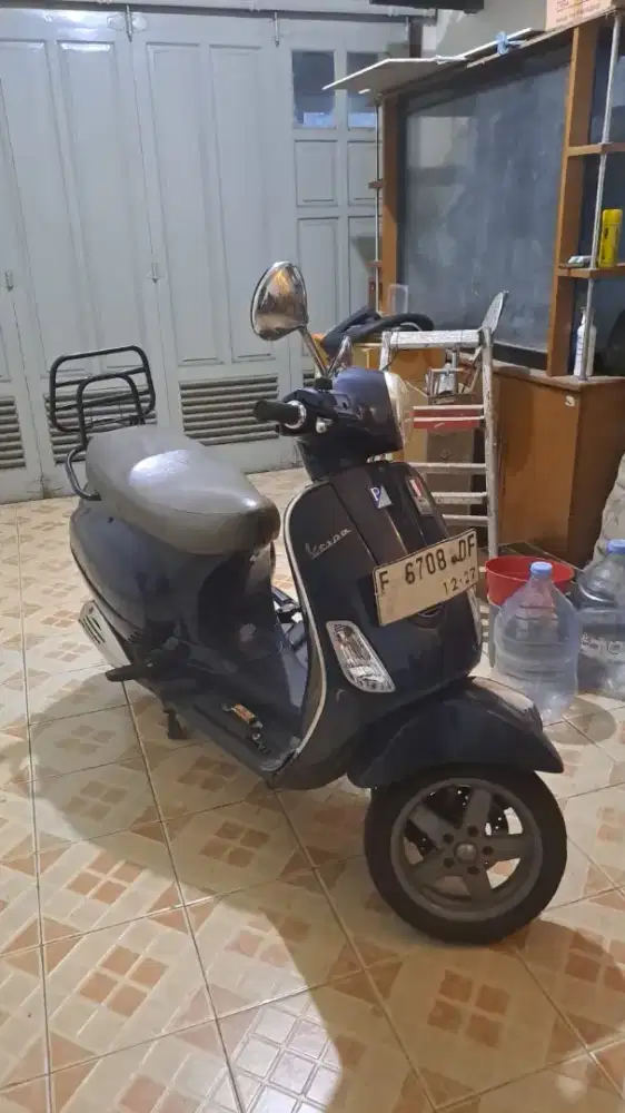 Piaggio Vespa LX150 ss lengkap min bodi lecet pemakaian