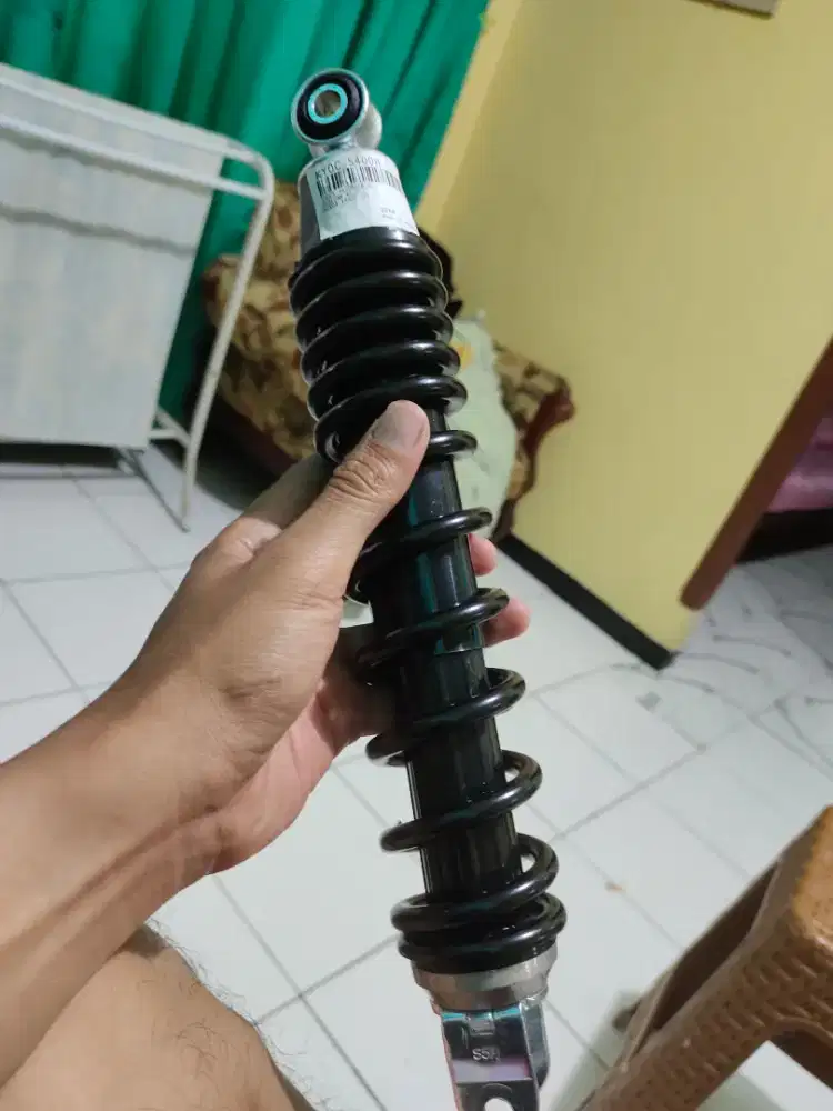 Shock belakang vario,beat,yamaha masuk