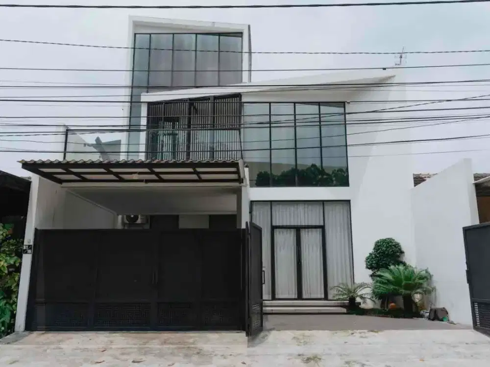 Rumah Estetik lokasi di Area Perumahan Dirgantara Sawojajar