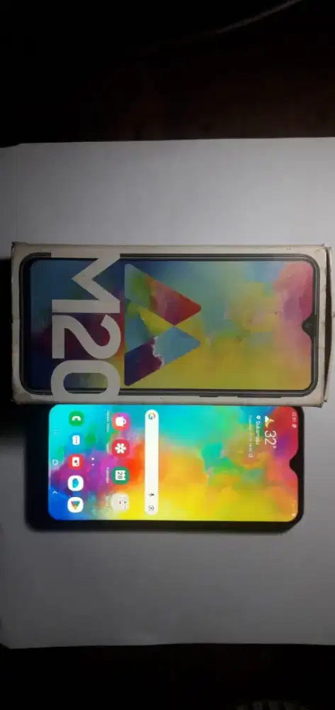 Dijual samsung galaxy m20