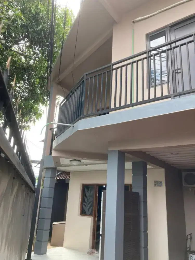 Disewakan rumah 2 lantai di Srengseng Sawah Jagakarsa