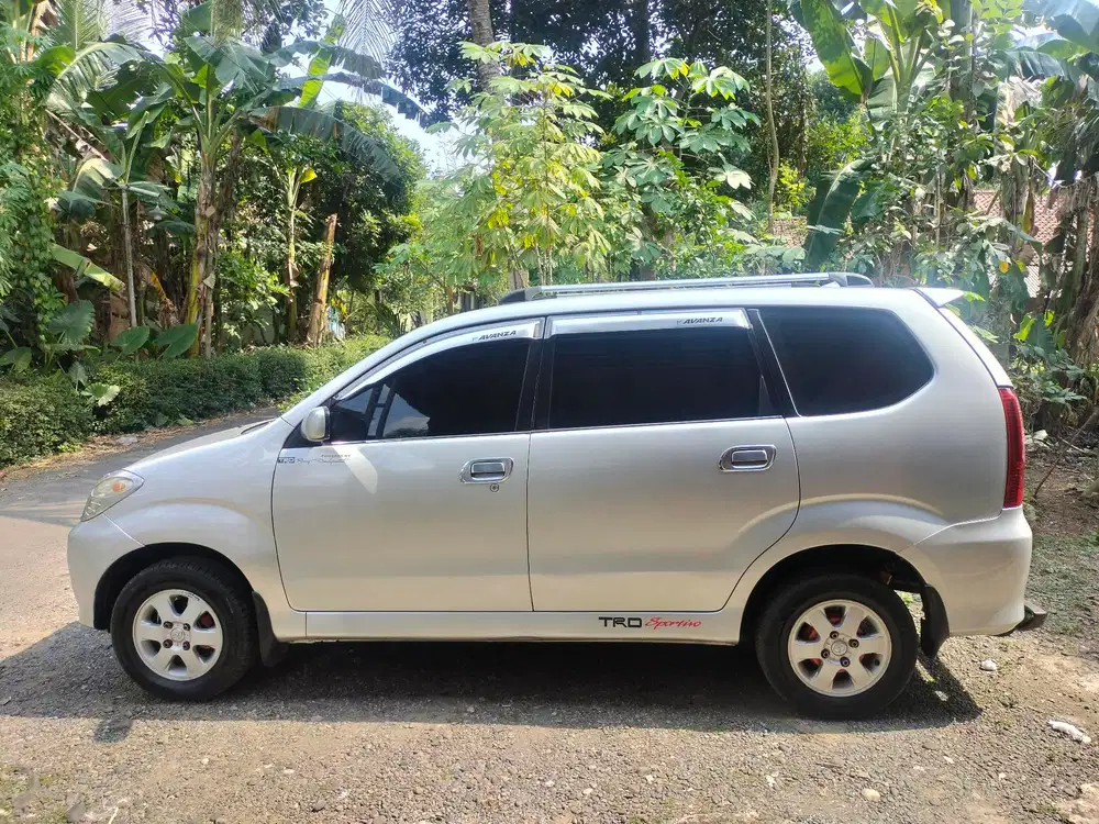 Toyota Avanza 2004 Bensin