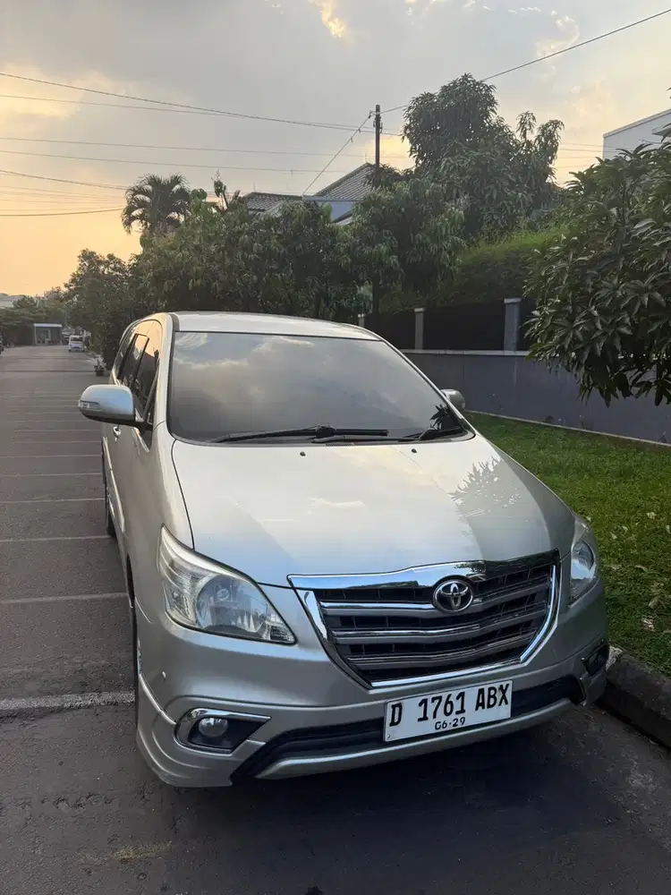 Toyota Kijang Innova 2014 Bensin