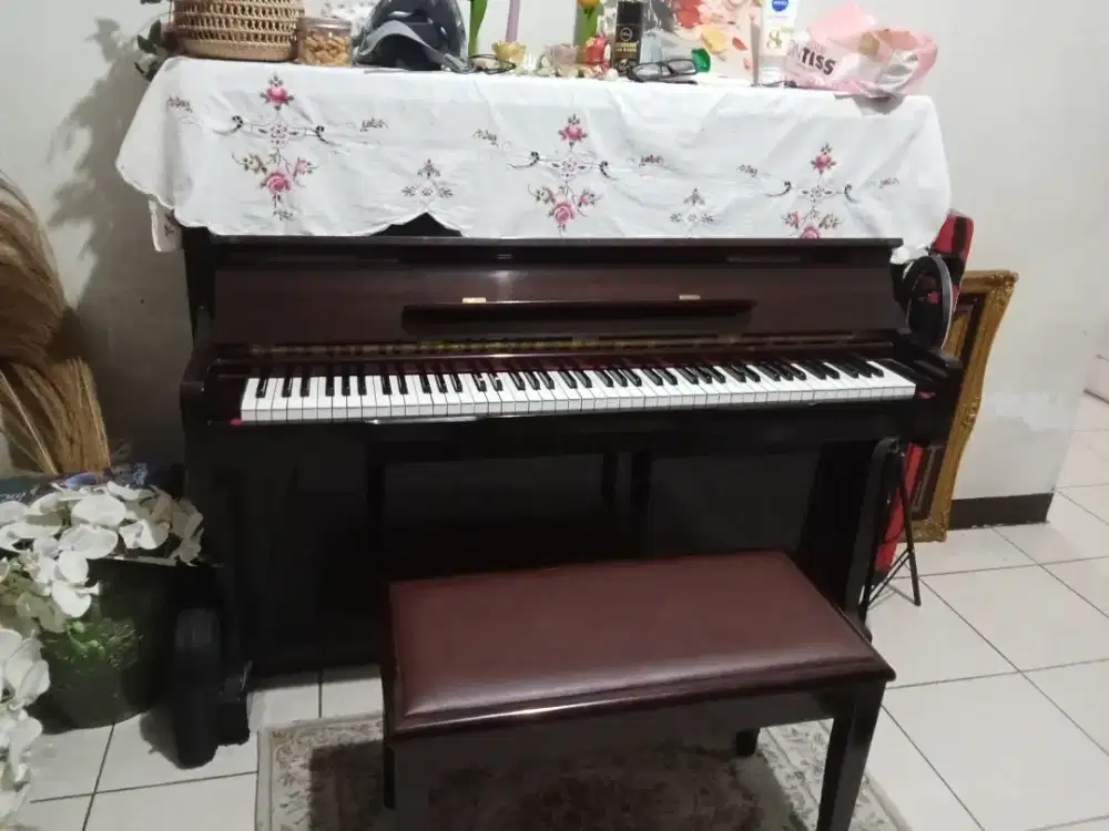 Piano merek symphony