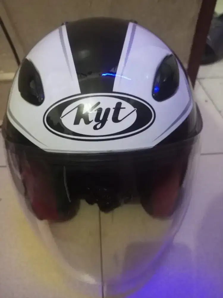 Helm KYT DJ maru motif mulus 98% like new