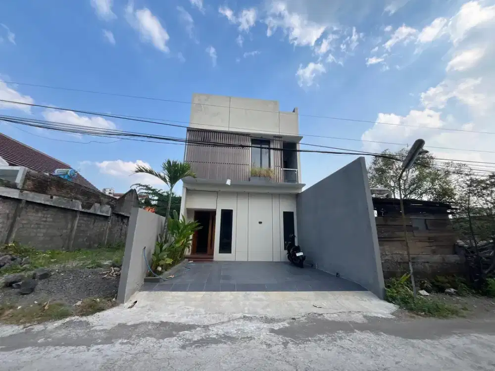 Dekat Kampus Instiper dan Stadion Maguwo Jogja, Rumah 2 Lantai, 4 KT