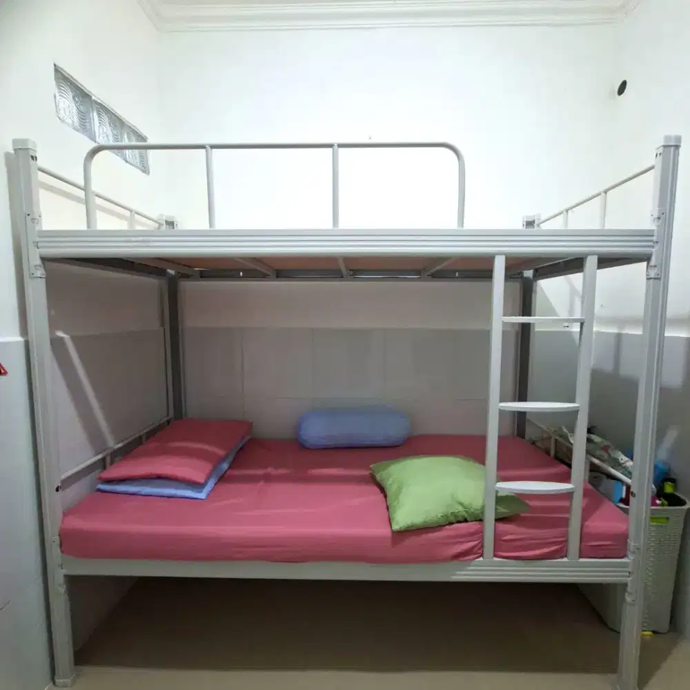 Dipan kasur anak tingkat