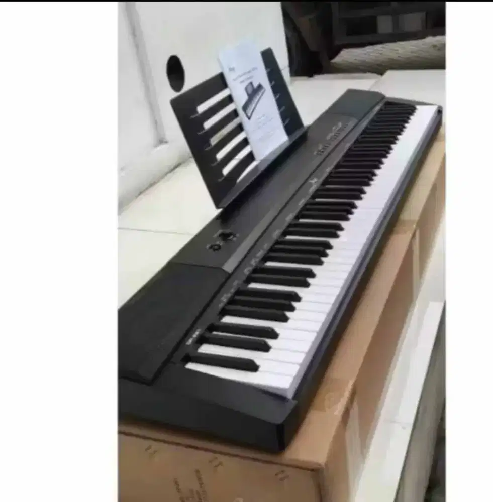 Piano bagus di gambar hanya foto merk Yamaha asli cakep
