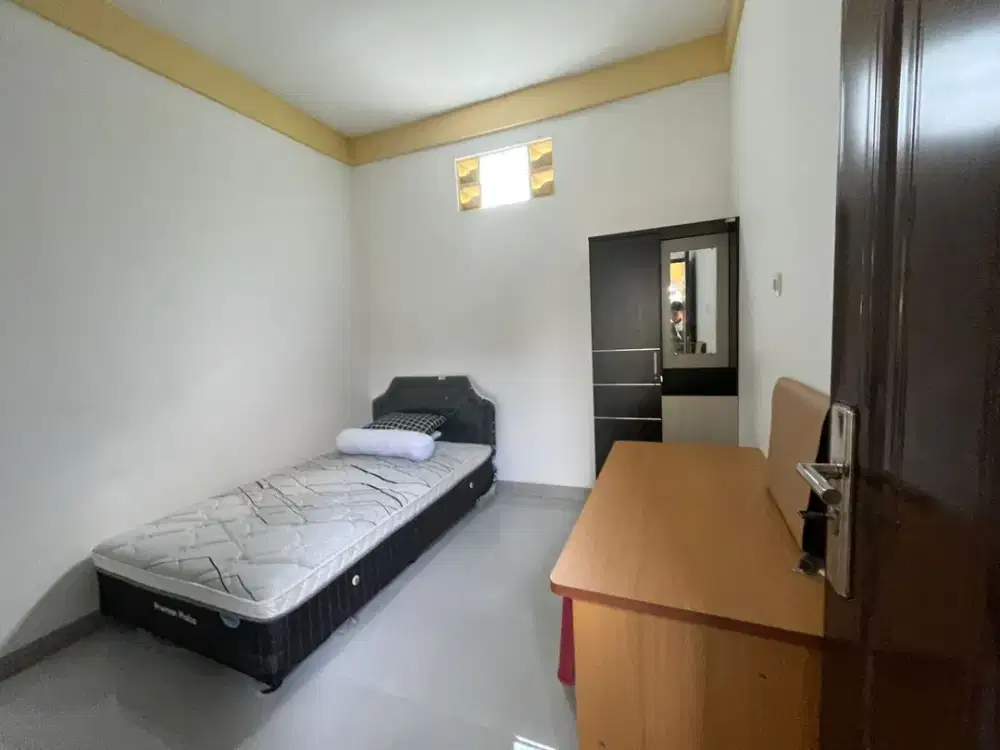 Kost Dekat Kampus UII, Sudah Full Furnish, Jogja Kaliurang Km 14