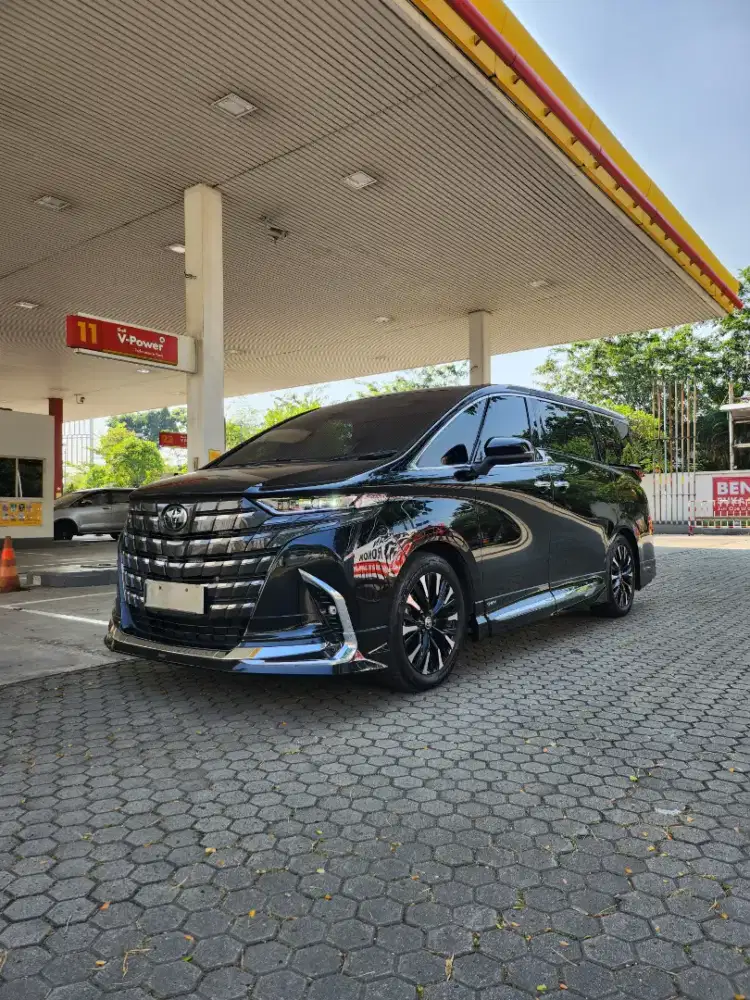 ALPHARD 2.5 HYBRID MODELISTA 2024