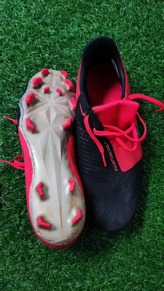 Sepatu bola Nike phantom original size 43
