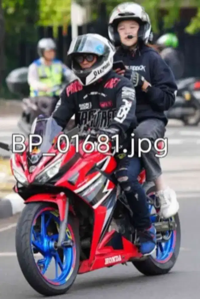 Sepak bola ,,bola voli