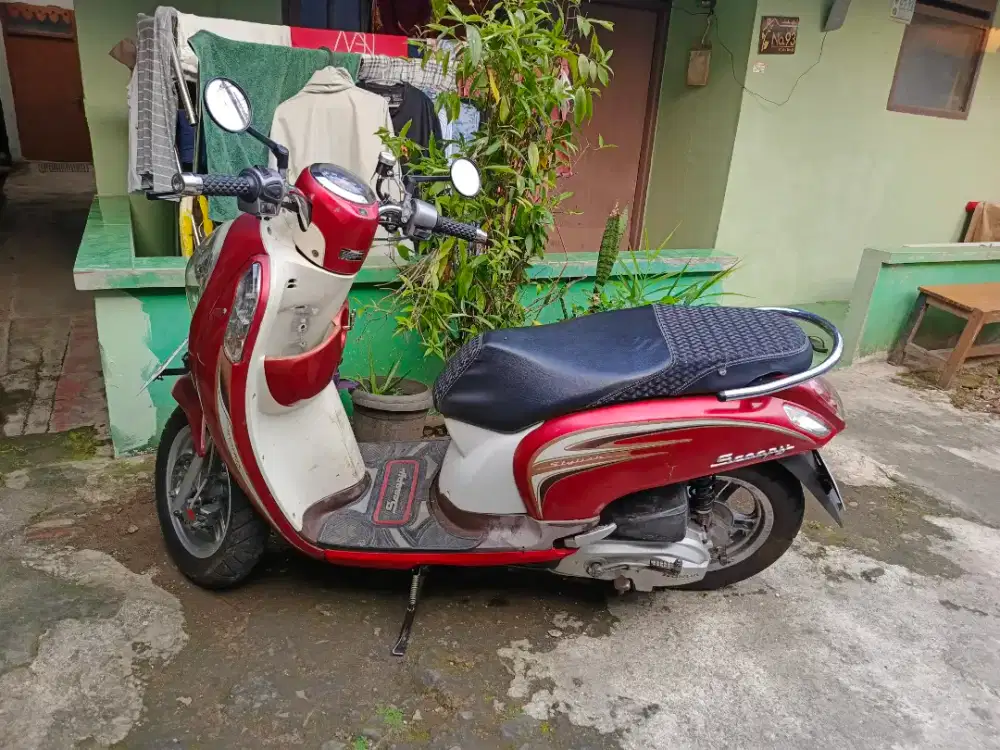 SCOOPY 2014 MINUS