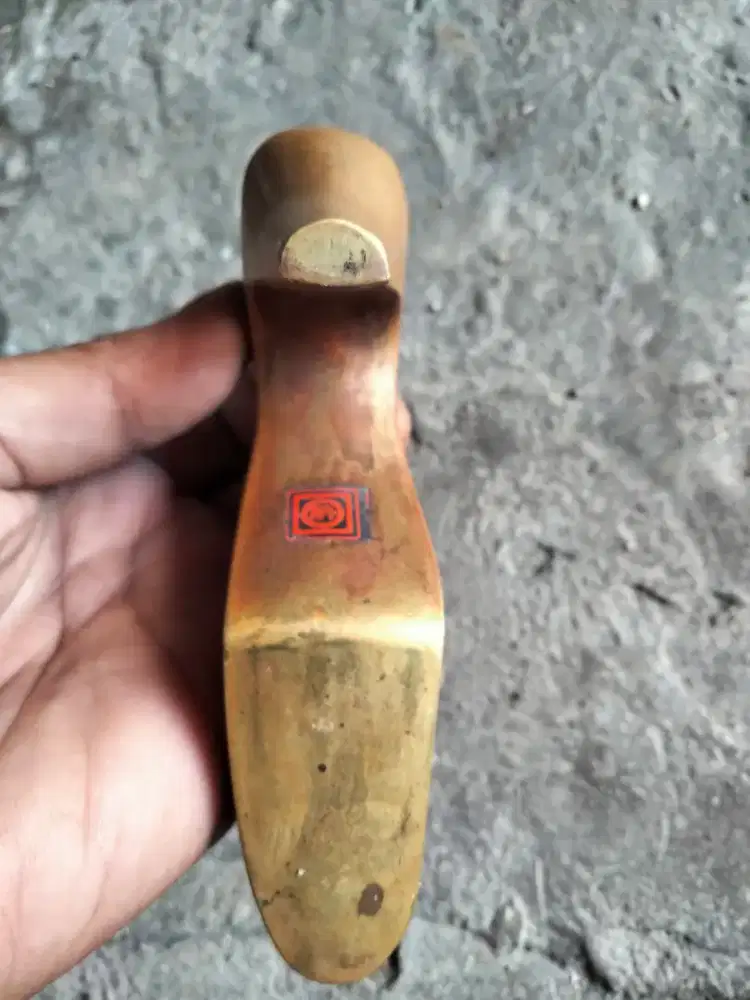 Sepatu kuno antik