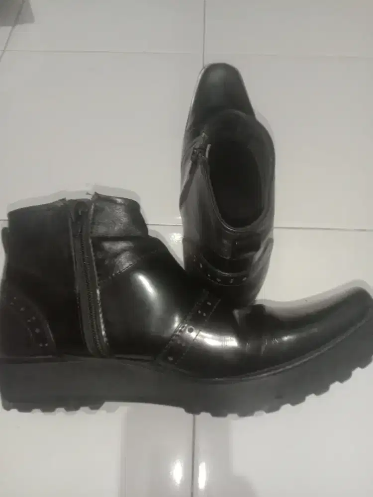 Jual sepatu kulit