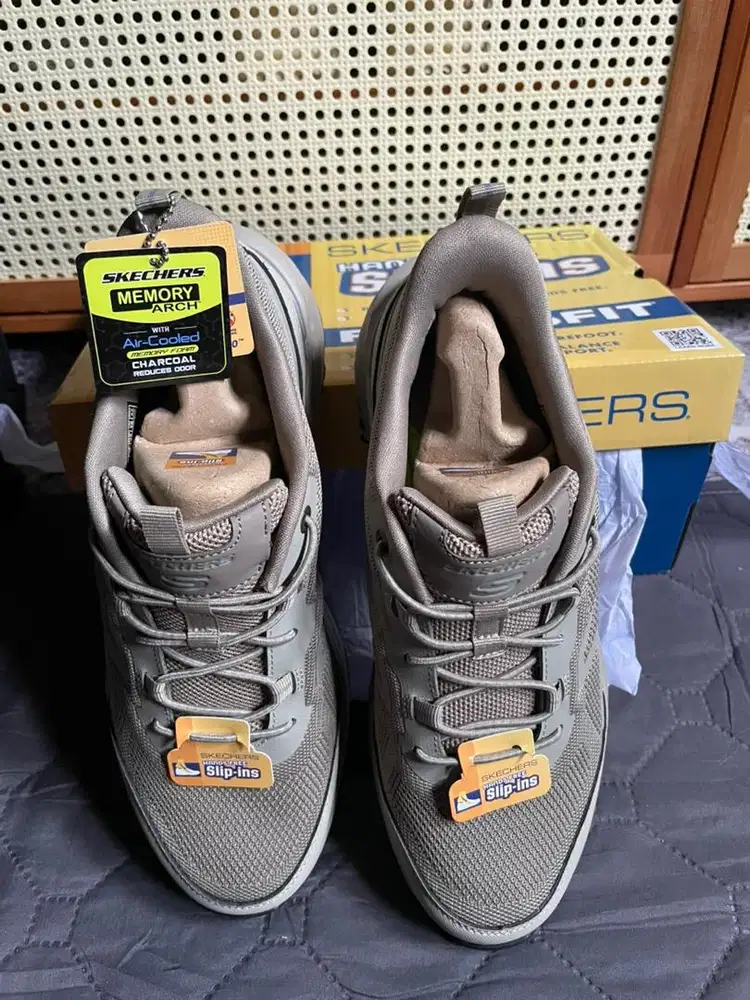 SKECHERS SLIP-INS