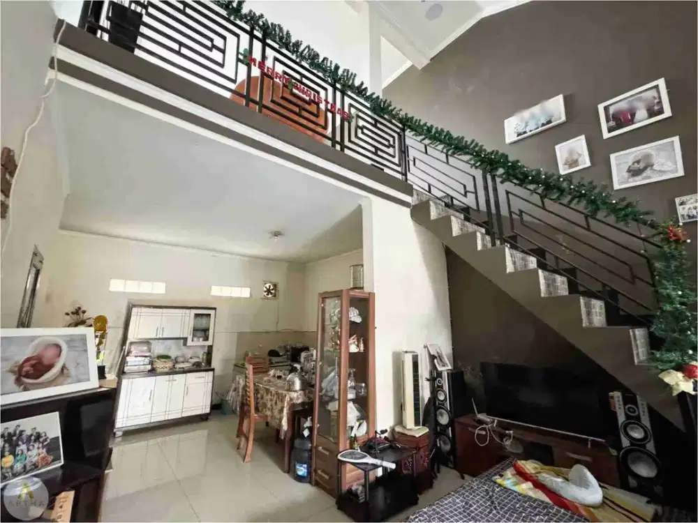 Rumah di taman Cibaduyut indah terawat