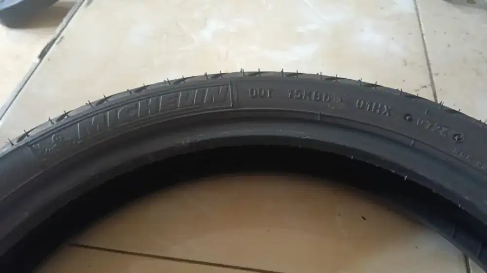 Ban Michelin ukuran 80/90-14