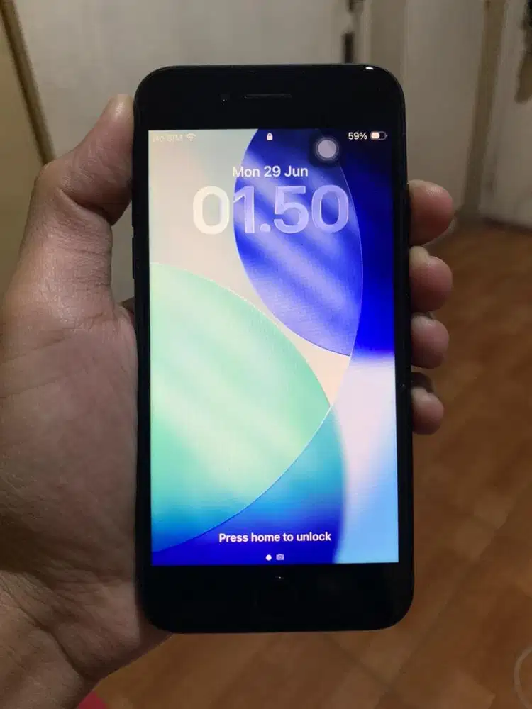 Iphone SE 3 2022 128gb Midnight / Hitam Ex Digimap / Ibox Fullset Ori