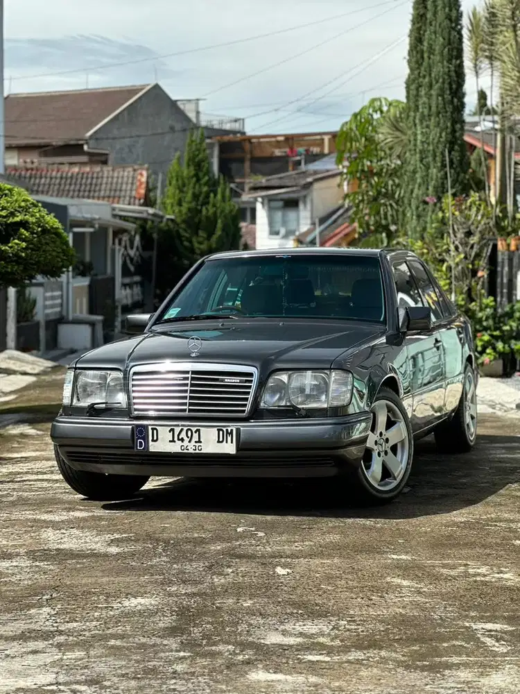 Mercedes-Benz E320 1995 Bensin