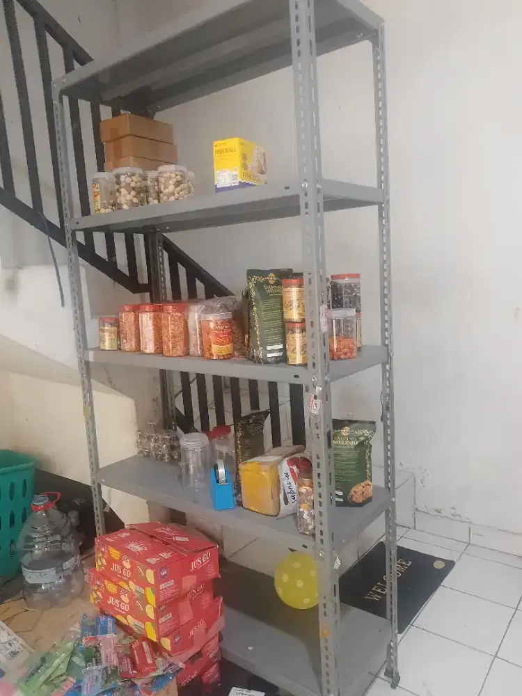 Rak besi kuat anti rayap