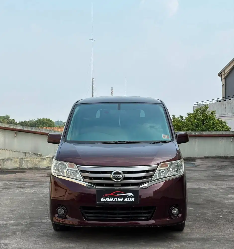 Nissan Serena 2.0 X AT Bensin Tahun 2015 Merah C26