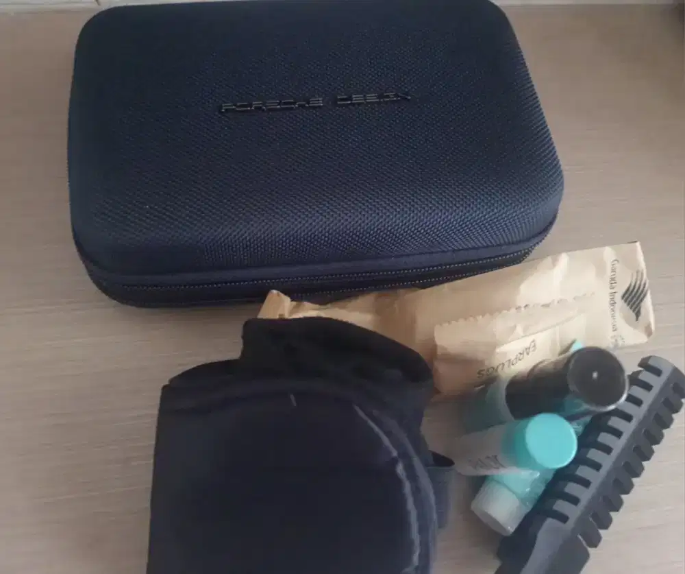 Porsche pouch GAirlines