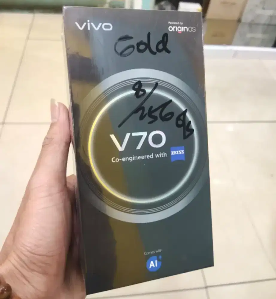 VIVO V70 5G 8GB+256GB Gold BNIB Garansi Resmi Indonesia