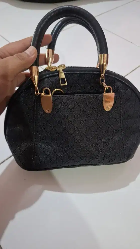 Tas mungil wanita spesial