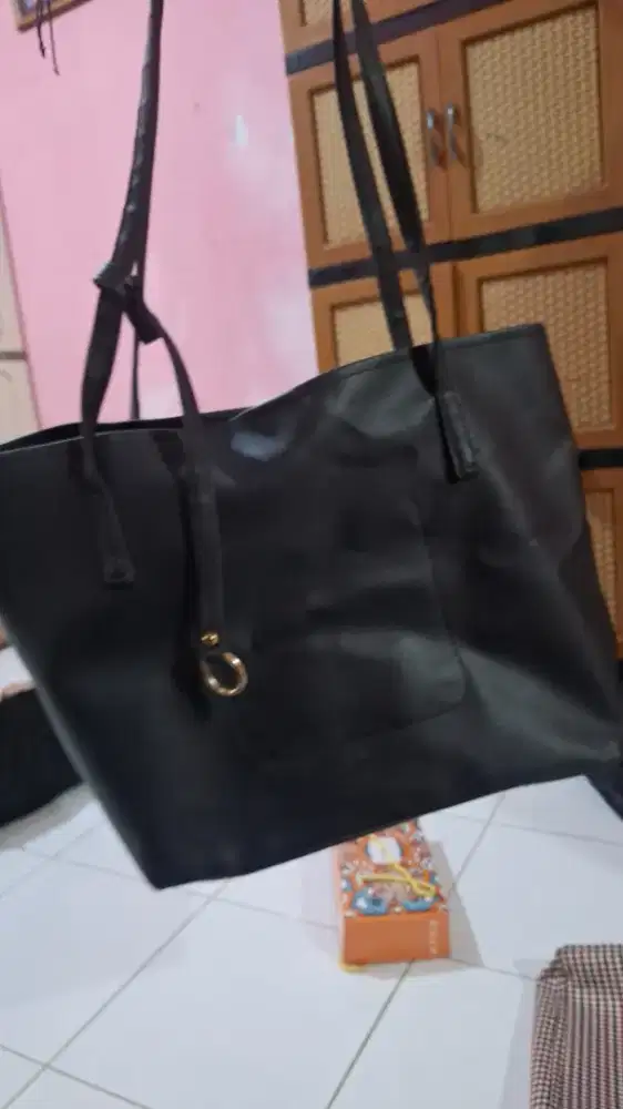 Dijual tas wanita warna hitam