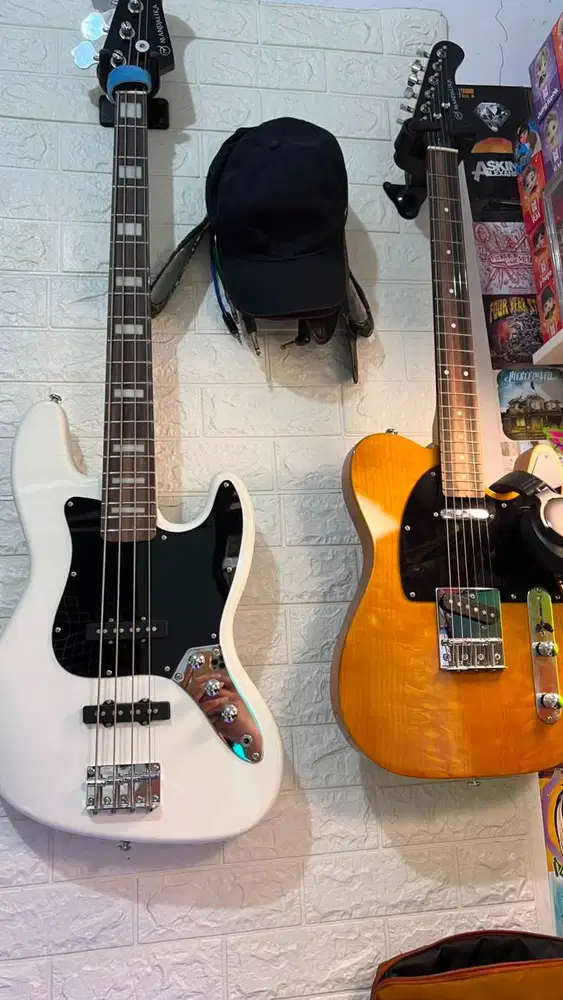 Sepaket Gitar dan Bass Merk Mandalika