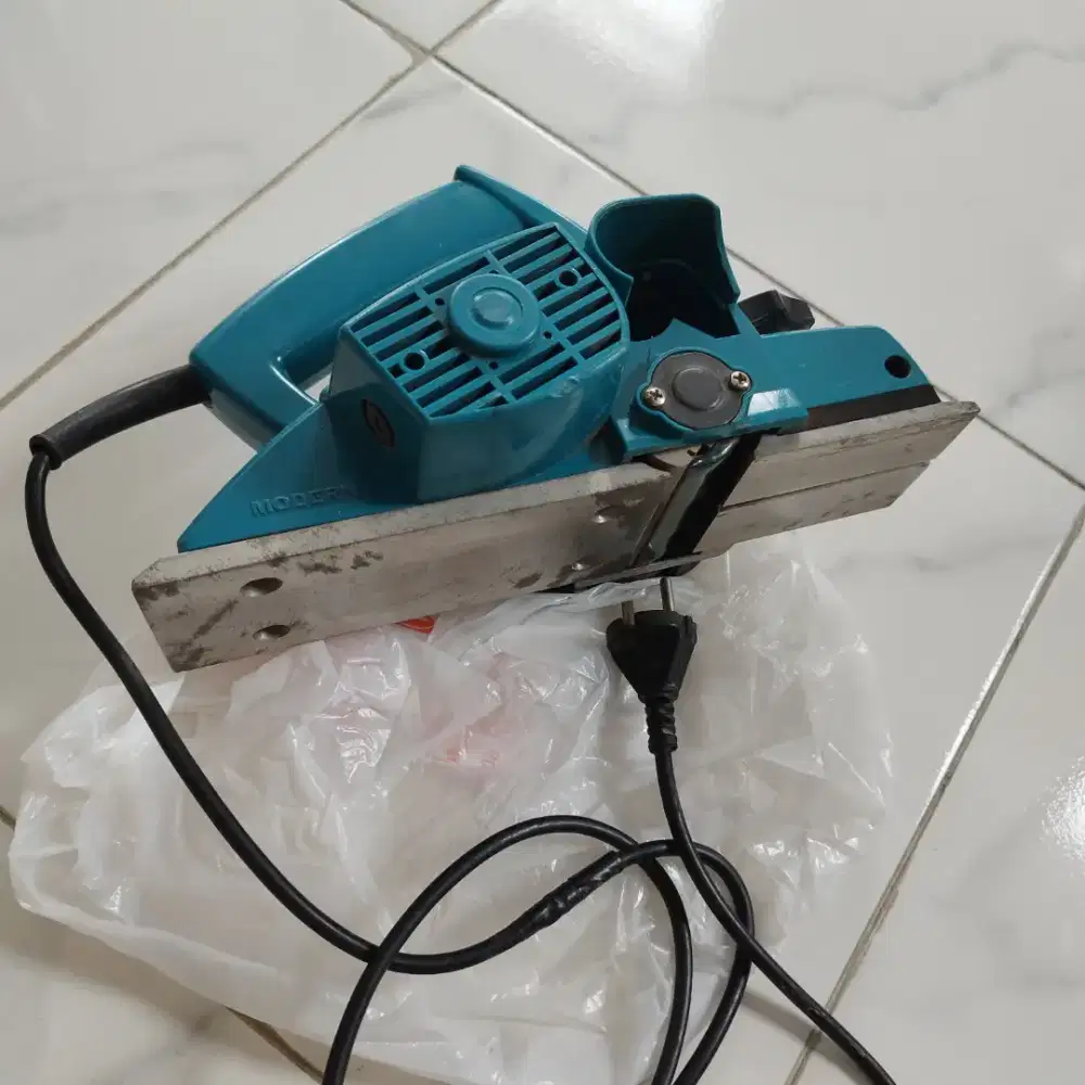 Mesin serut merk modern