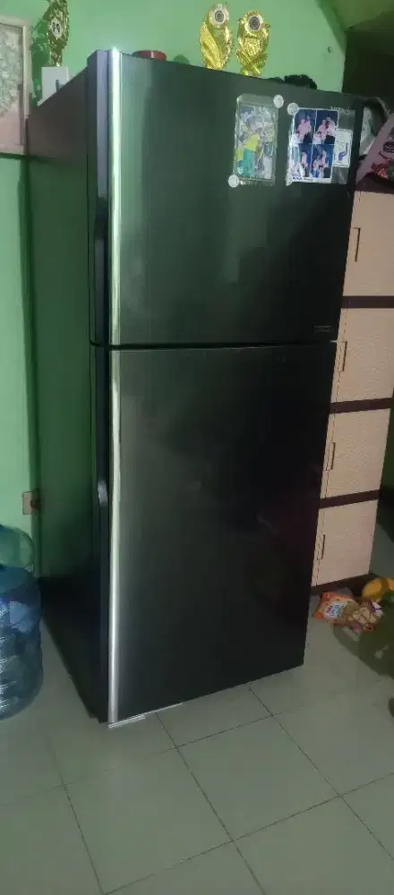 Kulkas Hitachi Jumbo