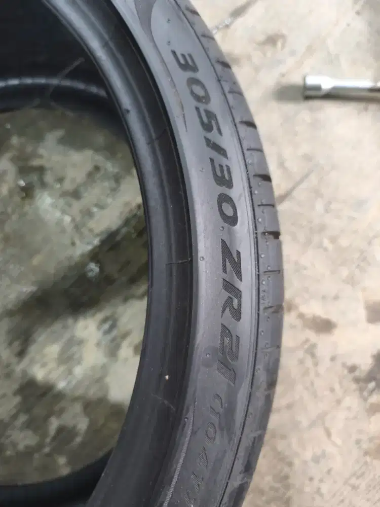 Pirelli pzero 305 30 R21