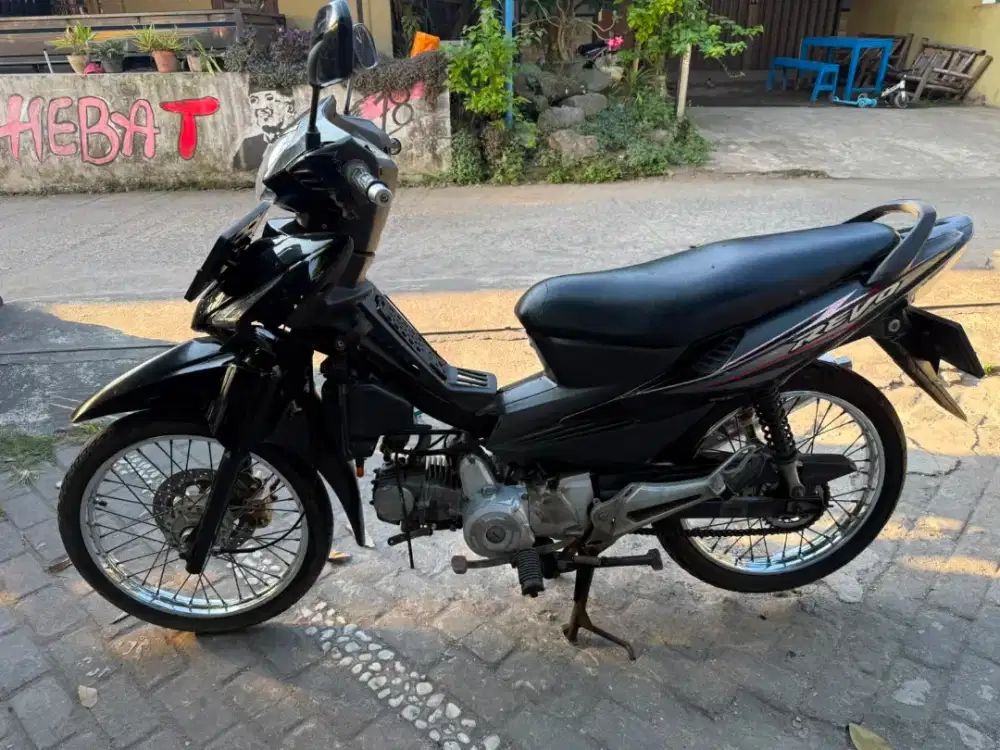 Revo THN 2008 plat AB kota