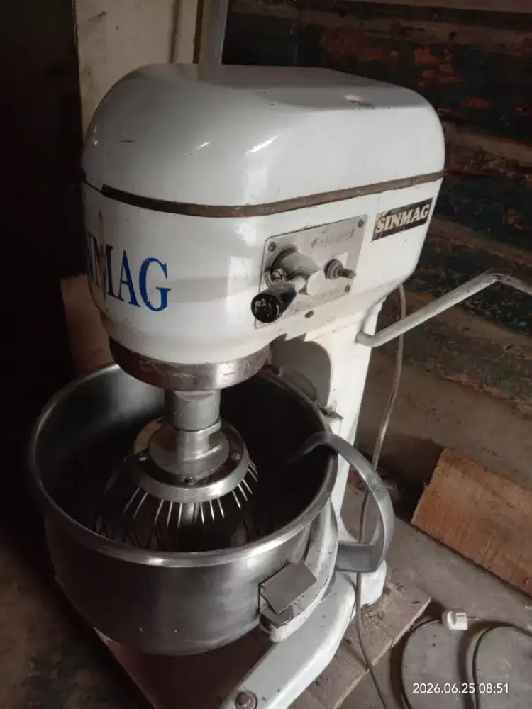 Mixer kue/roti merk SINMAG SM 201 second
