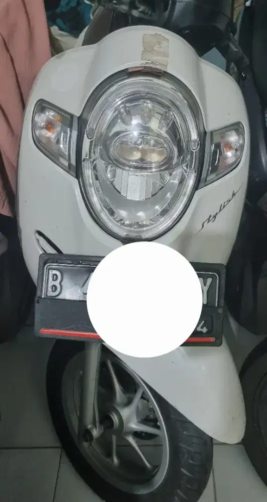 Scoopy 2019 putih