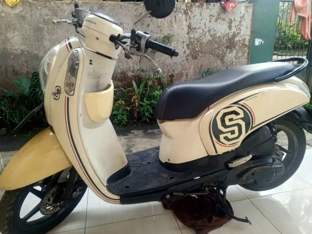 Honda scoopy 2014 injeksion. Plat B jakarta pajak telat 3 kali