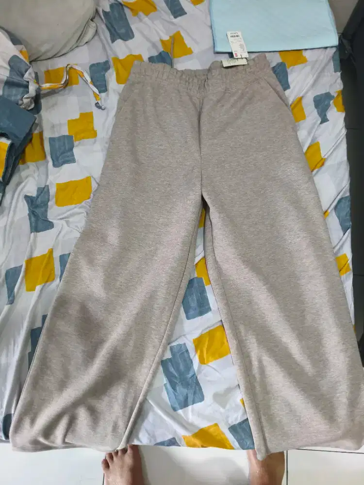 sweatpants uniqlo C like new