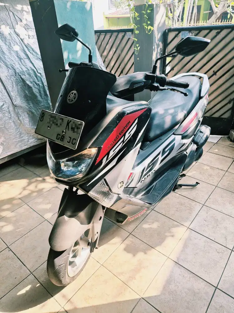 Motor Yamaha NMAX 155cc 2015 Silver Gen 1 Mulus Terawat JUAL CEPAT